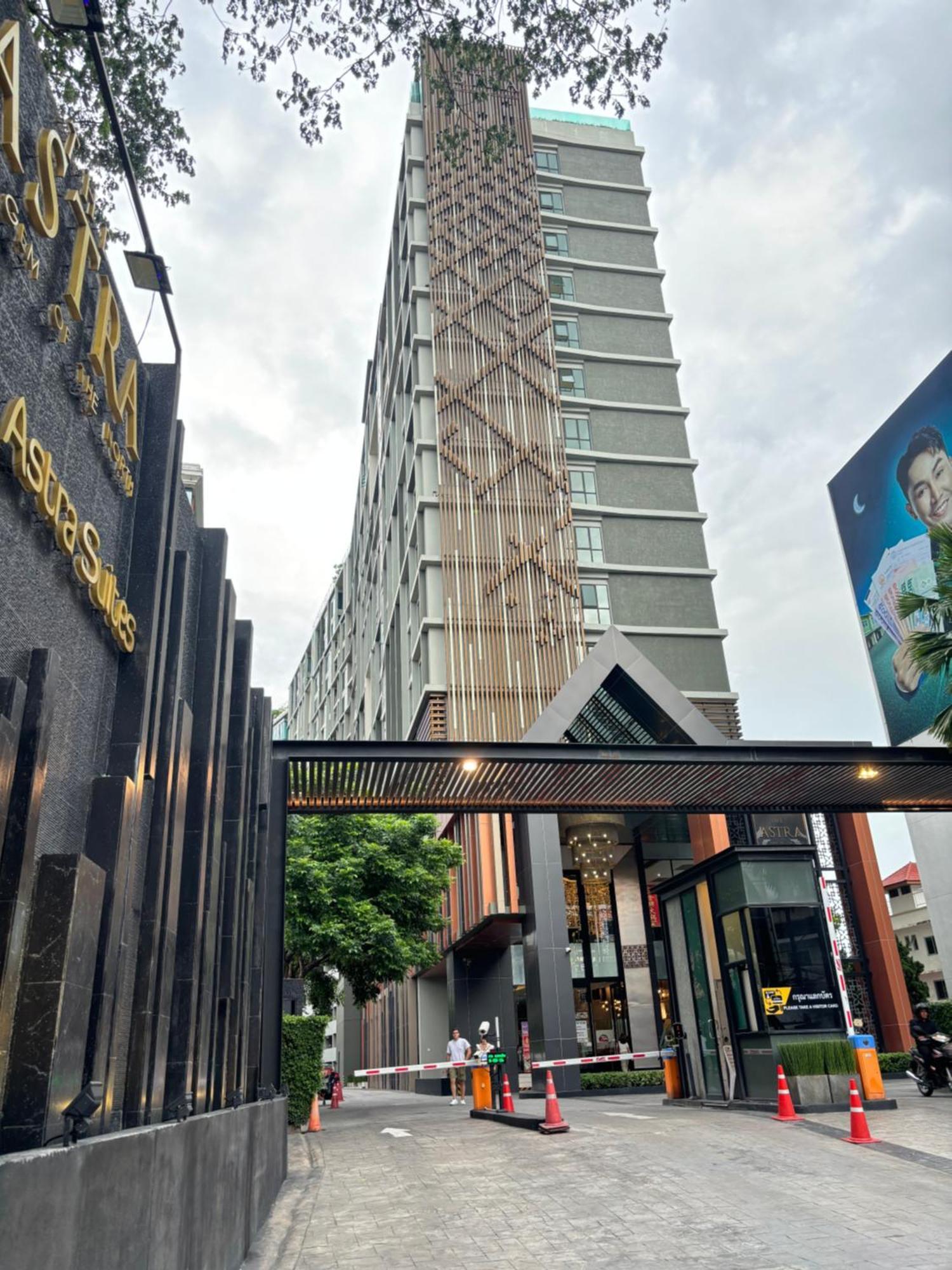 Astra Bee Friend Chiangmai Hotel Chiang Mai Exterior photo